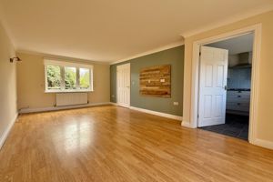 19' Lounge/Diner- click for photo gallery